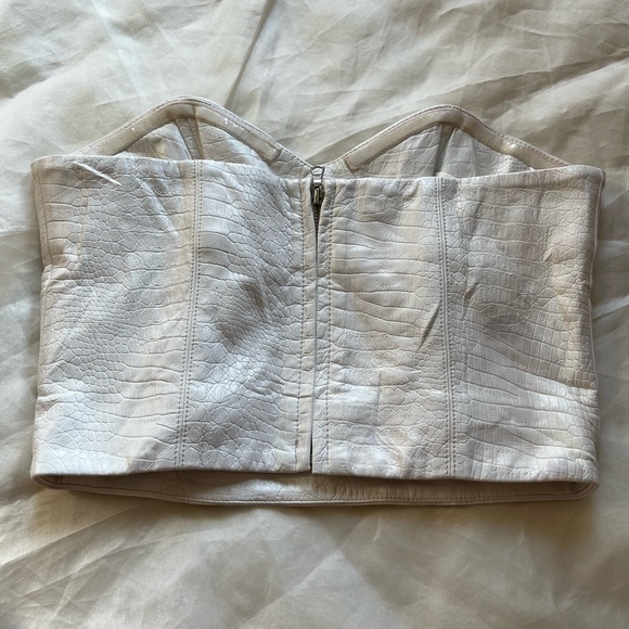 Corset - Picture 2 of 3